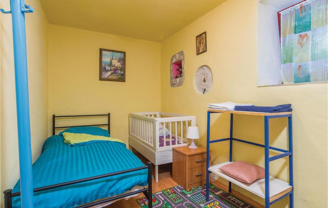 Apartment Pet Friendly In With Wifi Poreč